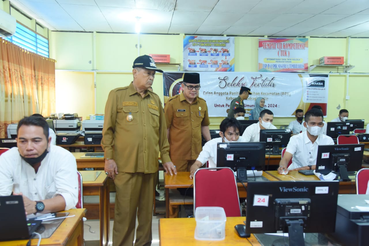 Wabup Inhil Tinjau Pelaksanaan Tes Tertulis CAT Calon PPK Pemilu 2024