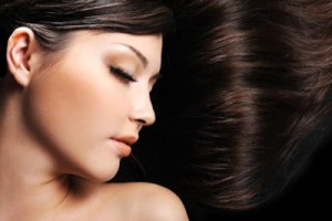 3 Kebiasaan Ini Bisa Mengakibatkan Rambut Tipis
