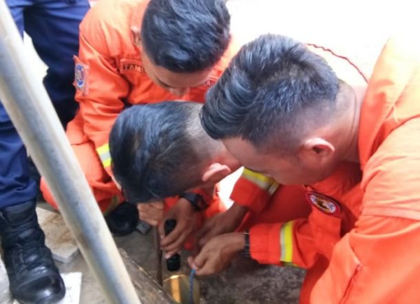 Dramatis, Personel Damkar Selamatkan Anak Kucing di Sumur Bor Sedalam 3 Meter
