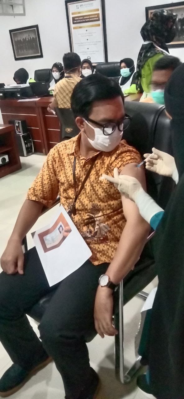 31 Pegawai BPJS Tembilahan Disuntik Vaksin Covid-19