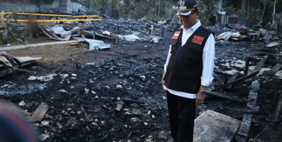 Bupati Inhil Tinjau Lokasi Kebakaran di Desa Sungai Lokan