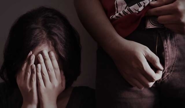 BIADAB! 4 Perampok Perkosa Wanita di Depan Pacar