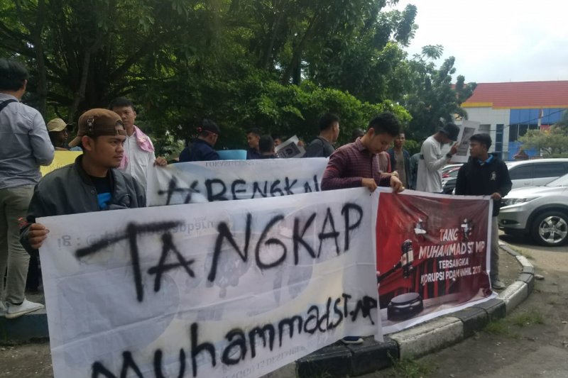 Tiga Kali Mangkir Sebagai Tersangka, Plt Bupati Bengkalis Justru Gugat Polda Riau