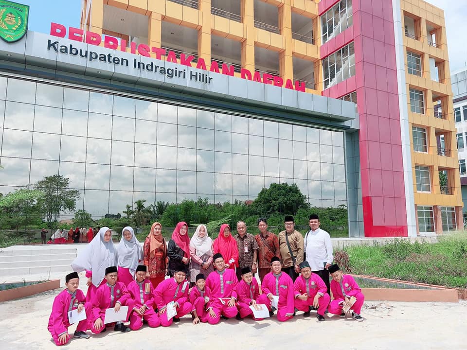 DPAD Inhil Terima Study Tour SMP IT Alhusniyah