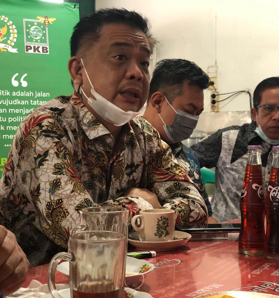 Wakil Ketua DPRD Inhil, Edi Gunawan Tolak Kebijakan Larangan Ekspor Kelapa Bulat