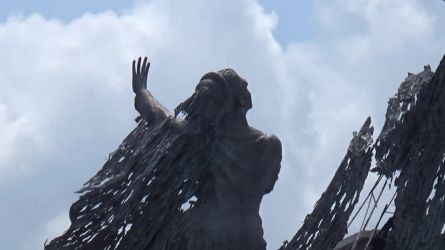 Tugu Zapin Ikon Riau Terancam Tinggal Rangka
