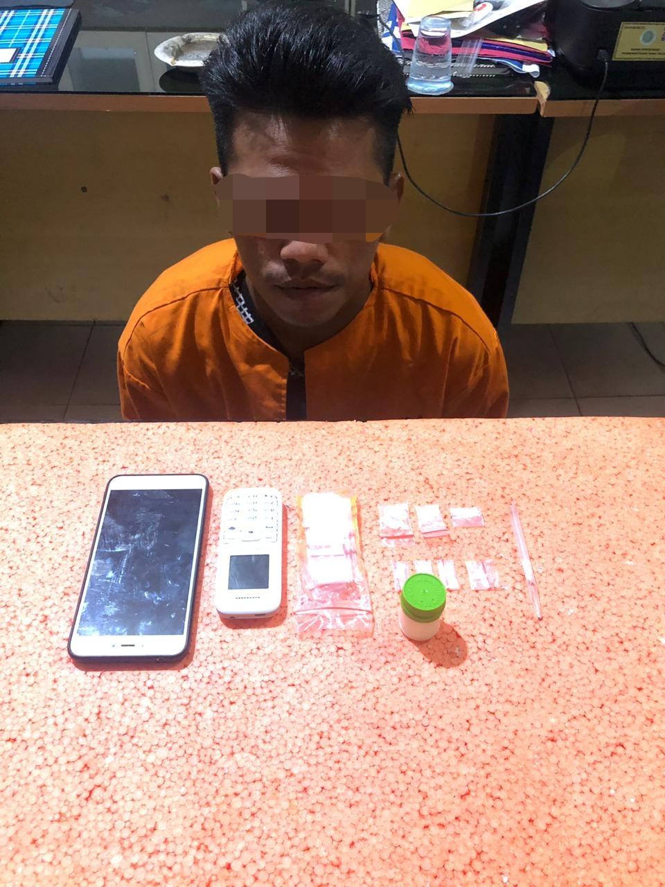 Dari Tangan Petani ini, Polisi Temukan 7 Paket Sabu