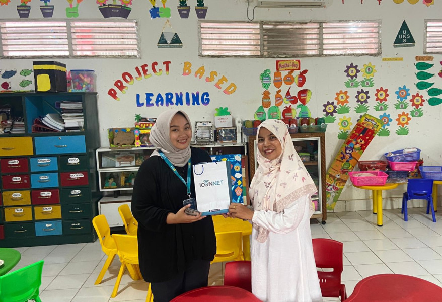 PLN Icon Plus Sumbagteng Temu Ramah dengan Pelanggan Setia Iconnet di Padang