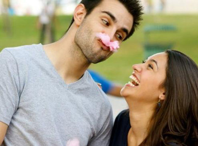 Tidak hanya disukai, cowok humoris ternyata juga sulit dilupakan