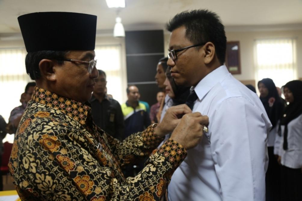 Bupati Wardan Serahkan SK CPNS Program THL-TB Penyuluh Pertanian dan GGD Tahun 2017