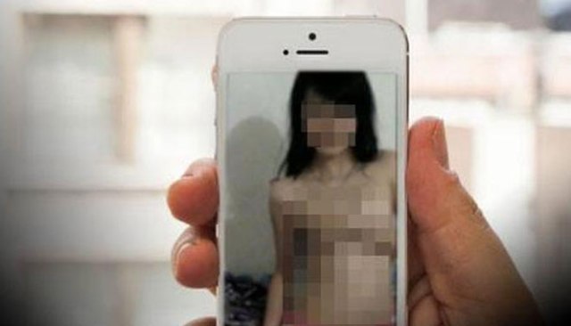 Dari Penjara, Suami Paksa Istri Berhubungan Intim dengan Ayah Kandung Lalu Direkam