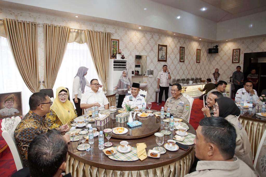 Bupati Inhil Terima Kunjungan Pengurus APDESI Provinsi Riau