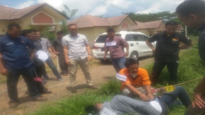 Dituduh Larikan Istri Orang! Kakek Ini Ditelanjangi dan Diikat, Kemaluannya Diolesi Balsem