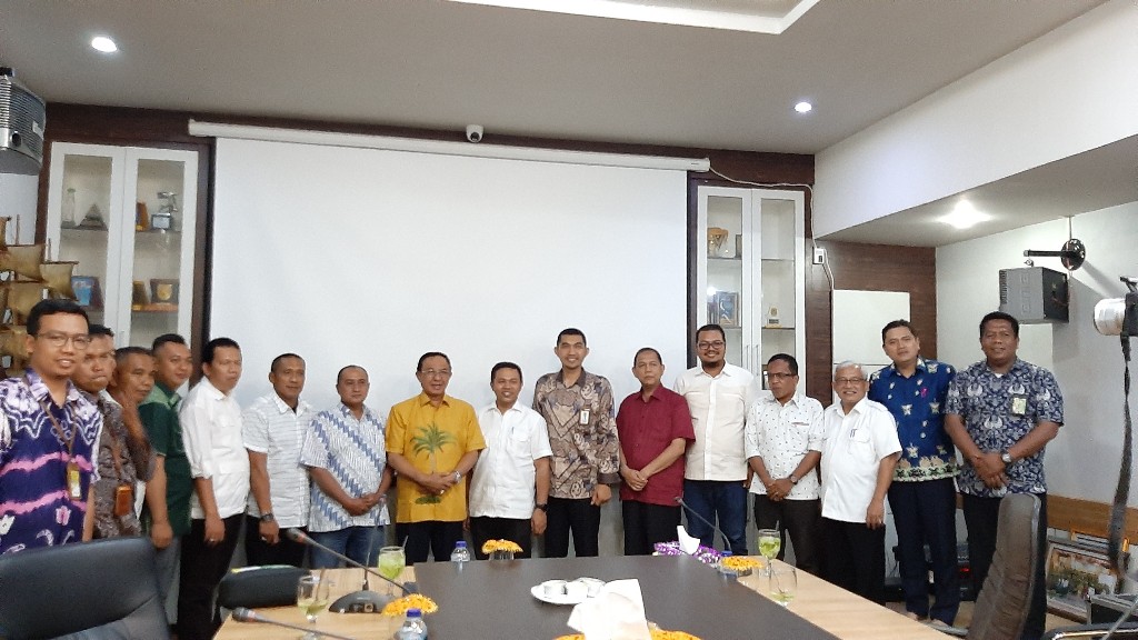 Wardan dan Wahid Bertemu, Bahas Listrik Hingga Kelapa