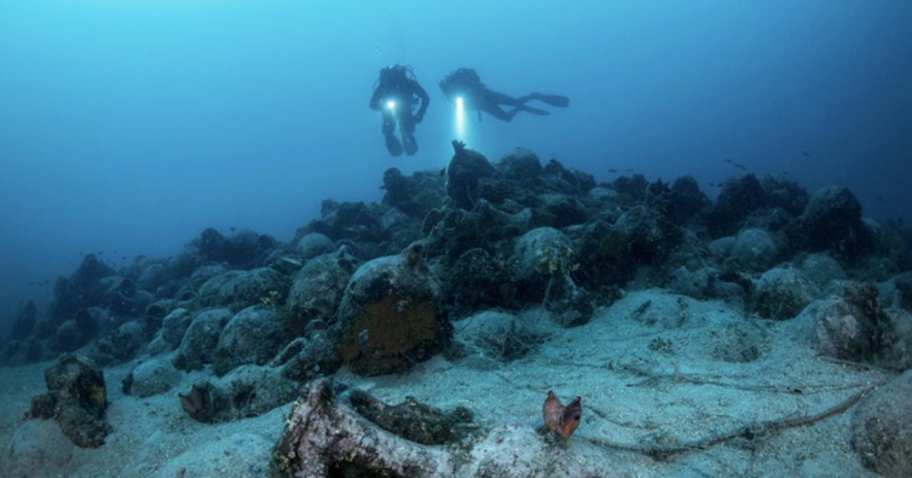 Penyelam Temukan Bangkai Kapal Berisi Wine Tertua