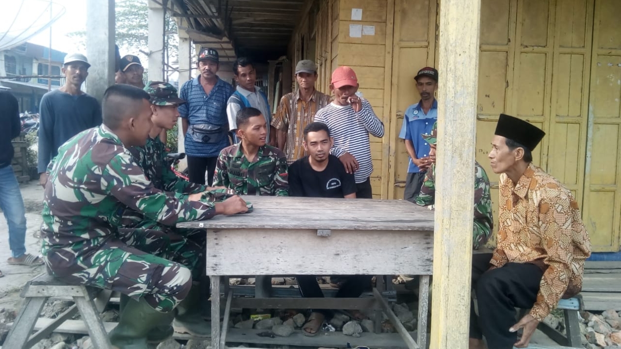 Disela-sela TMMD ke-106 Kodim 0314/Inhil, Para Satgas Ajak Anak-anak Ikuti Tes TNI Tahun 2019