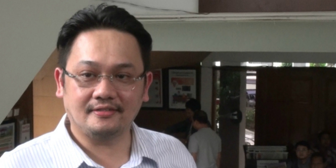 Diledek Hotman Punya Utang Rp10 M, Ini Reaksi Farhat Abbas
