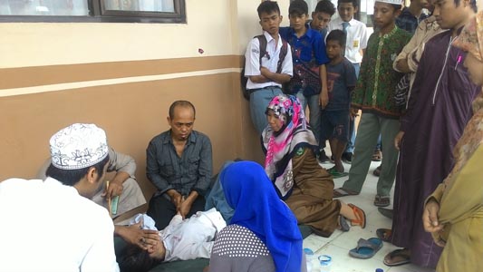 Belasan Siswi SMAN 9 dan SMPN 17 Kesurupan