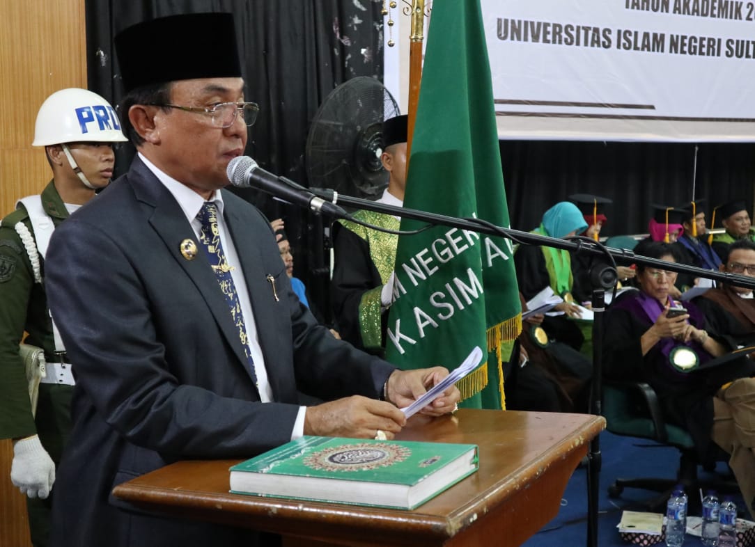 Bupati Inhil Orasi Ilmiah Pada Wisuda IV UIN Suska Riau