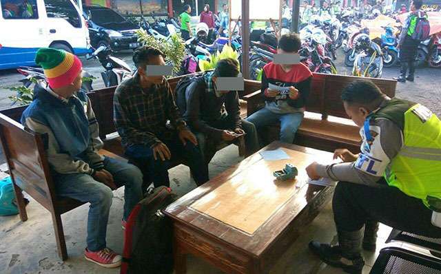 Kids Jaman Now Lagi Viral, Nge-Bully Pemotor, Ternyata Korbannya Polisi…