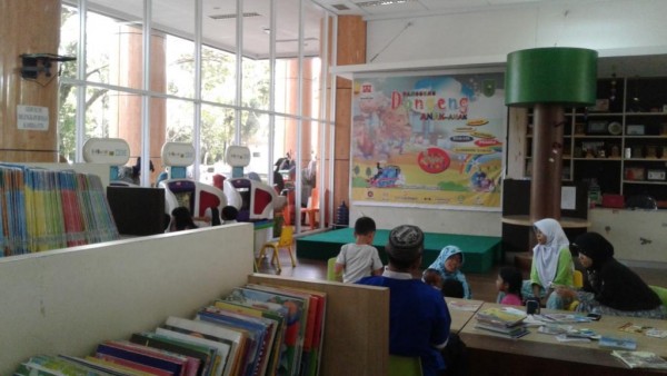 Perpustakaan Soeman HS Tongkrongan Asyik Ngabuburit