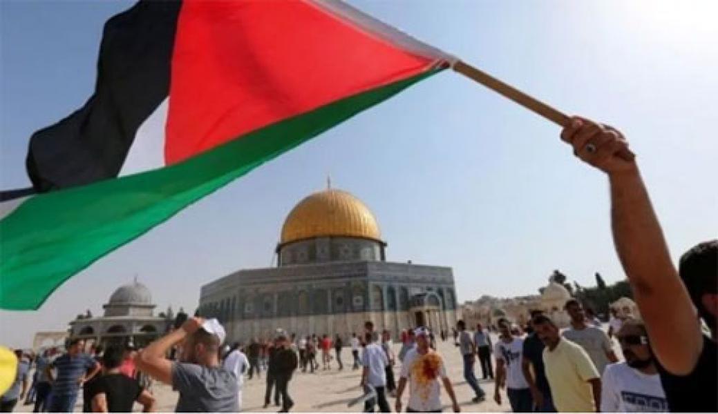 Rakyat Palestina Rayakan Kemenangan Setelah Sistem Keamanan di Al Aqsa Dicabut