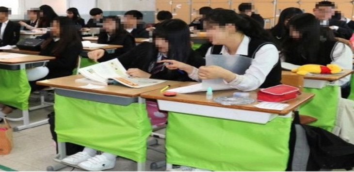 Di Korea Selatan Lagi Tren “Meja Tirai” untuk Siswi, Biar Nggak Ada yang Ngintip