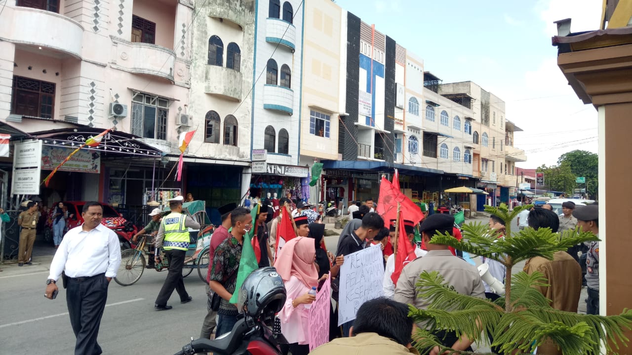 Keluhkan Pelayanan Kesehatan, Mahasiswa 'Serbu' Dinkes Inhil
