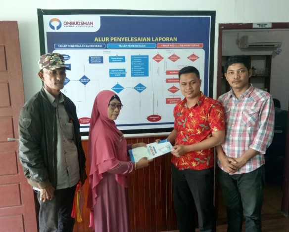 Gara-gara Suami Komentari Berita Bupati Bengkalis di FB, Eni Kurnia Dicopot dari Kepsek dan Dimutasi ke Pelosok