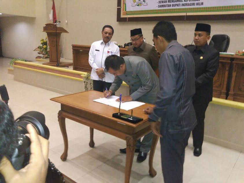 Wabup Inhil Menghadiri Rapat Paripurna