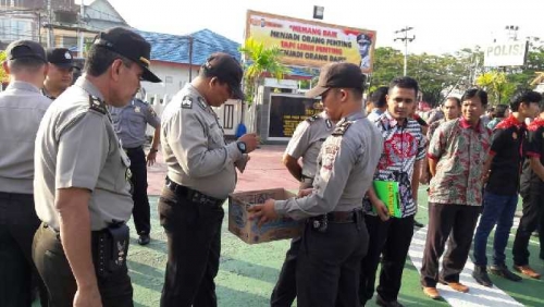 Polres Inhil Kumpulkan Sumbangan untuk Bantu Anak Kena Kanker Mata