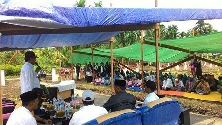 Meski Hanya Beralaskan Terpal, Warga Desa Bagan Jaya Tetap Antusias Sambut Wardan