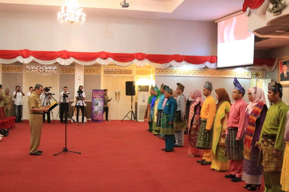 Gubri Lantik Dewan Perpustakaan Riau
