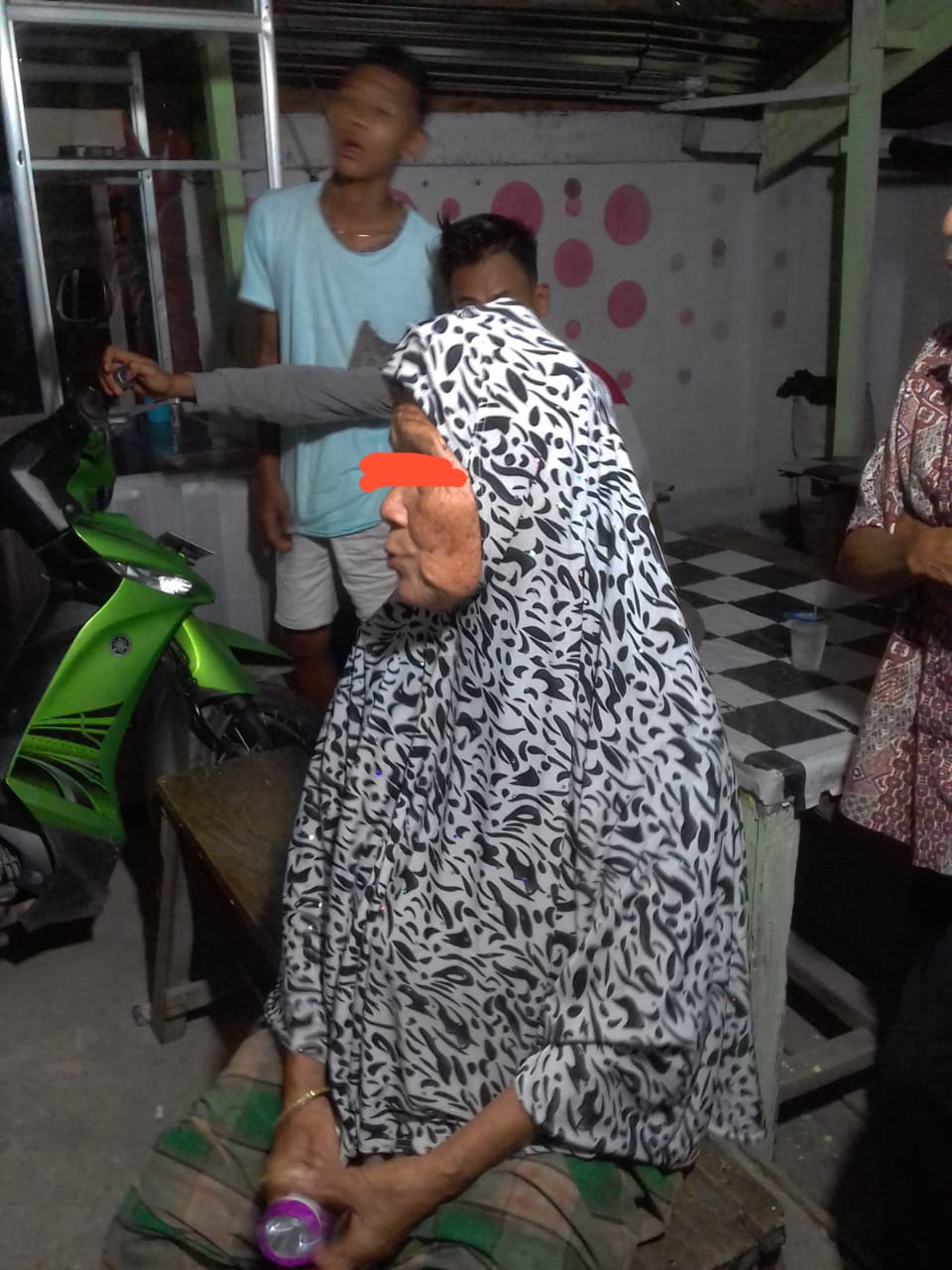 Seorang Lansia Mengaku Dihipnotis OTK