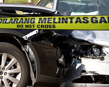 Dua Truk Colt Diesel Terlibat Adu Kambing Di Jalan Lintas Timur Selensen Inhil