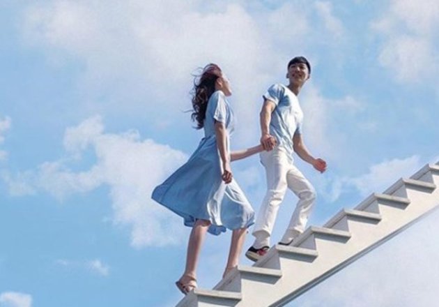 Kafe Instagramable Ini Viral Karena Sediakan Tangga Menuju Surga