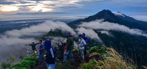 Potensi Wisata Bukit Samudra Awan Bukit Suligi Roka Hulu