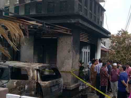 Teror di Dumai, OTK Molotov Rumah Timses Walikota dan Wakil Walikota