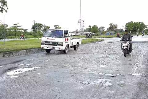Lubang Jalan Mencapai 1.500 Titik