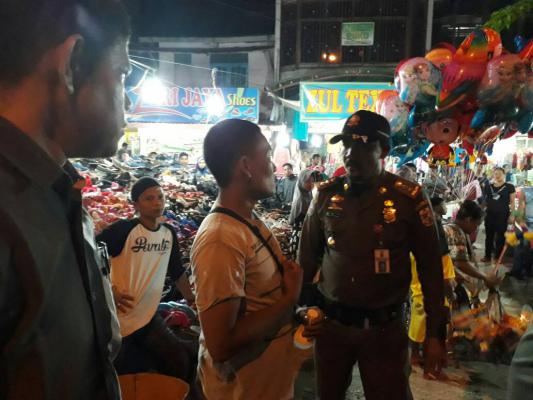 Satpol PP Tertibkan PKL dan Petasan