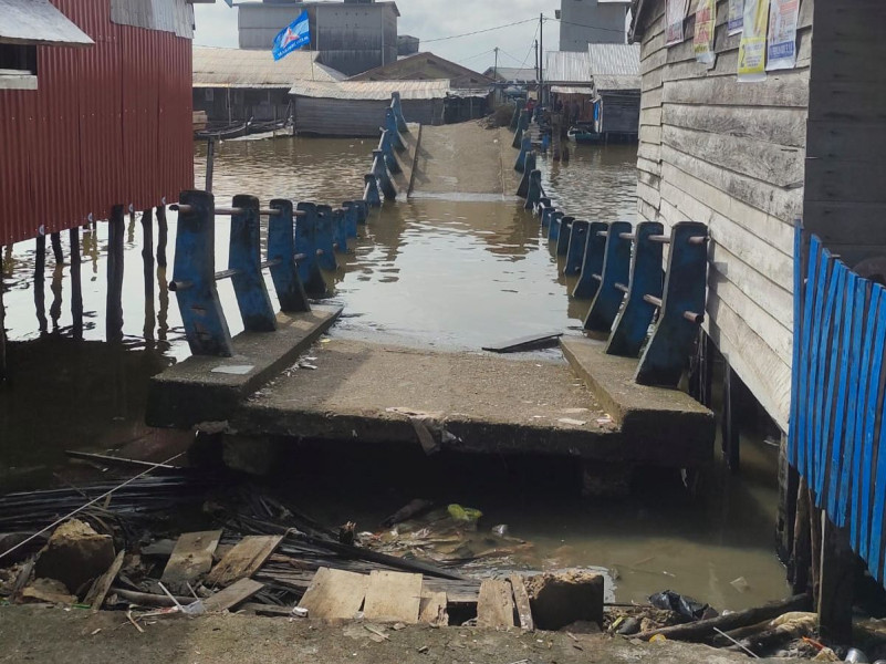 Tokoh Masyarakat Desa Tanjung Pasir Minta Jembatan Penghubung yang Ambruk Segera Mendapat Perhatian