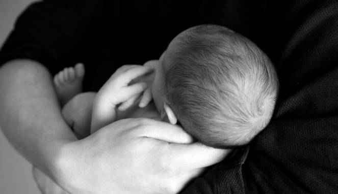 Tak Bisa Bayar Tagihan RS, Ibu Ajak Bayinya Bunuh Diri