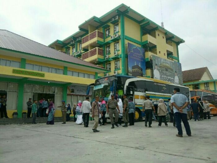 445 Orang Calon Jamaah Haji Kloter Tiga Tiba Di EHA