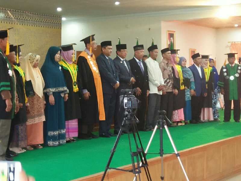 Hadir Di Acara Wisuda STAI Auliaurrasyidin Tembilahan, HM Wardan Berharap Lahirnya Intelektual Baru