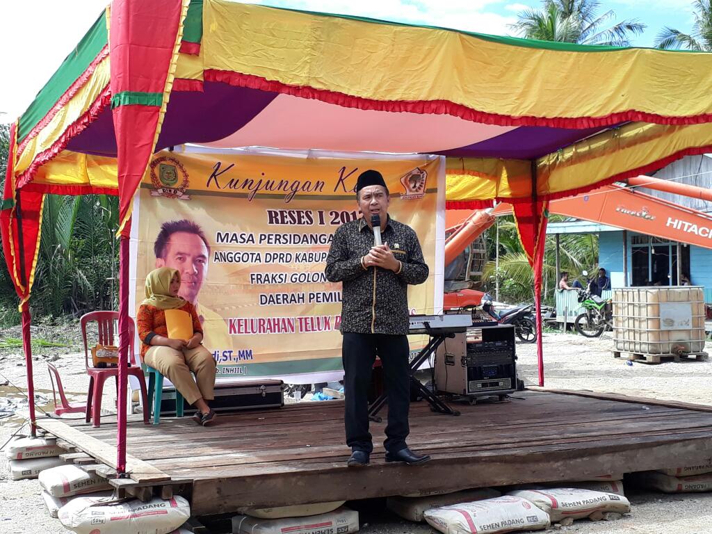 Tak Diundang Syukuran Kampung, Waka DPRD Inhil Tepati Janji Potong Lembu di Teluk Pinang