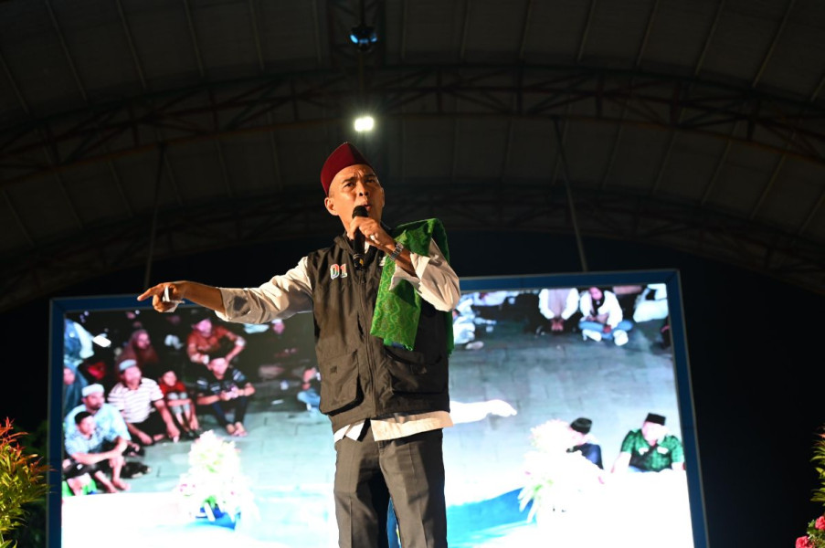 Puluhan Ribu Warga Dumai Ikut Bersama UAS Dukung Abdul Wahid-SF. Hariyanto