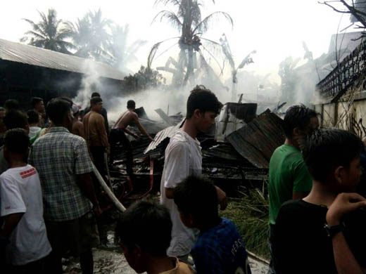 Diduga Korsleting Listrik, Dua Rumah Terbakar di Bagansiapiapi