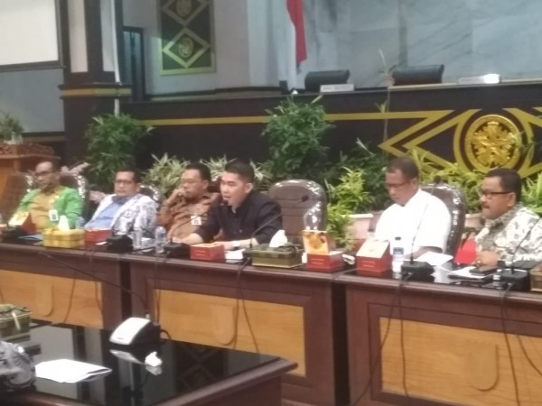 Hearing Guru Sertifikasi Kembali Tak Dihadiri Walikota dan Sekdako Pekanbaru