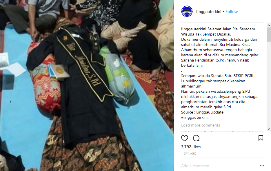 BIKIN HARU. Sebelum Dimakamkan, Jenazah Mahasiswi Cumlaude ini Dipakaikan Toga