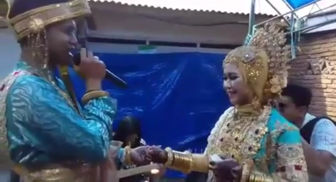 Aksi Pengantin di Pinrang ini Bikin Baper, Lihat Videonya...